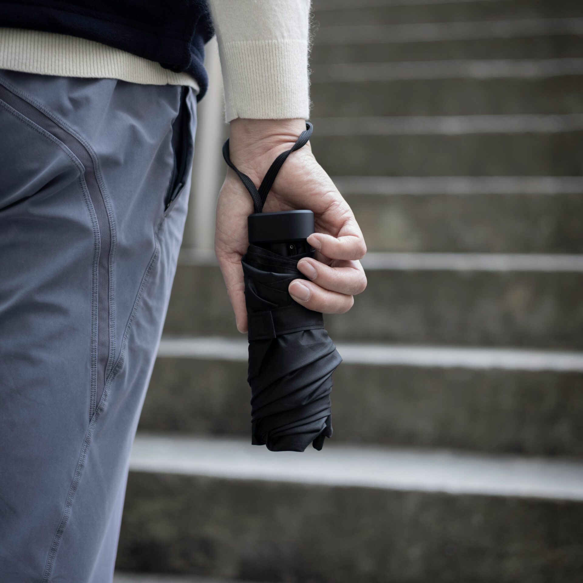 ultra light pocket umbrella lifestyle shot